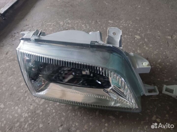 Фары Тойота Калдина 96-02 г.в. хрусталь