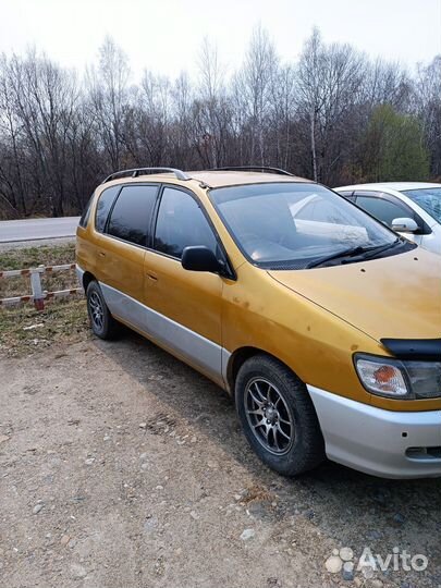 Toyota Ipsum 2.0 AT, 1998, 350 000 км