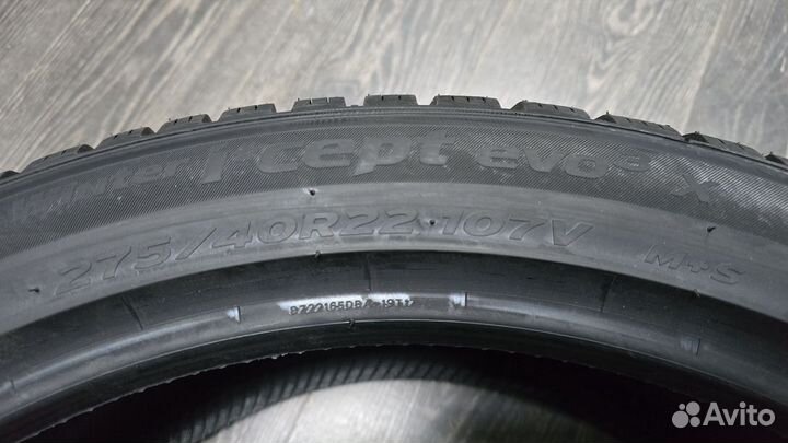 Hankook Winter I'Cept Evo 3 X W330A 275/40 R22 и 315/35 R22