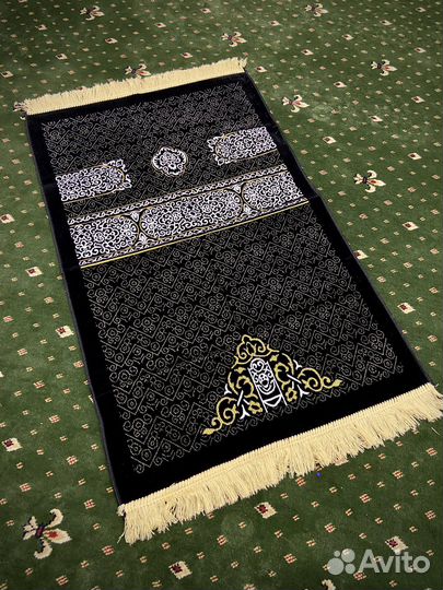 Коврик для намаза в виде двери в Каабу