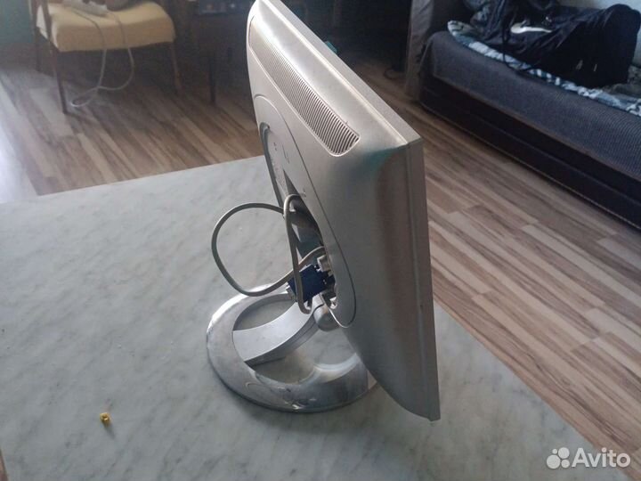 Монитор LG flatron L1720B