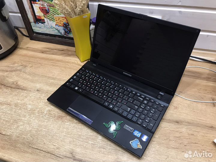 Ноутбук samsung np300v5a core i5