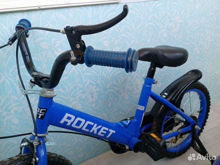 Четырехколесный велосипед