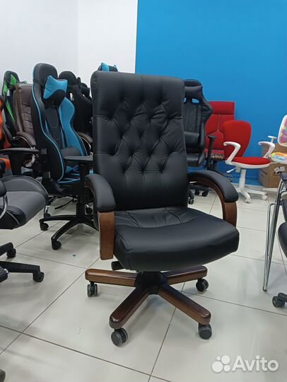 Кресло для руководителя Т9928 кожа