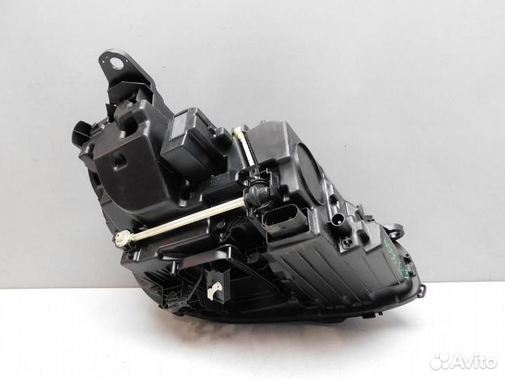 Фара левая Mercedes-Benz E-Class