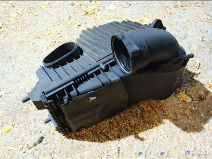 Корпус воздушного фильтра 2.5 VW Туарег Каен