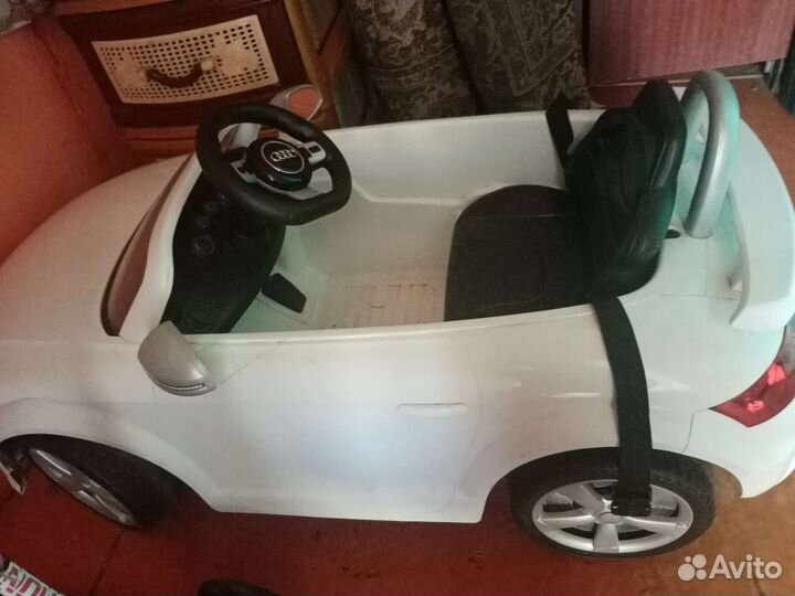 Детский электромобиль новый