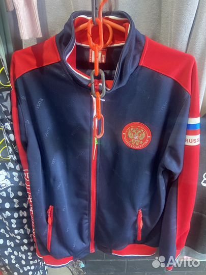 Костюм спортивный