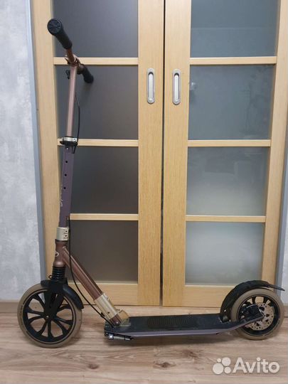 Самокат взрослый с большими колесами 270 мм