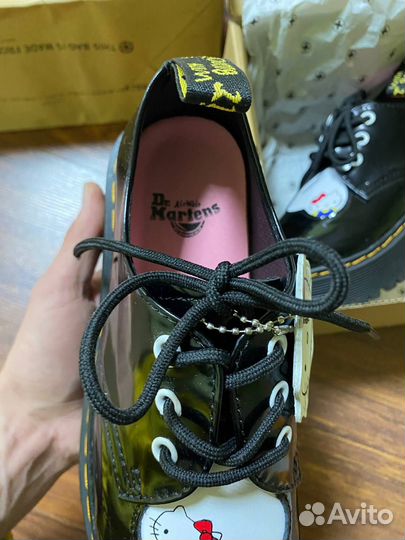 DR Martens x Hello Kitty 37-41