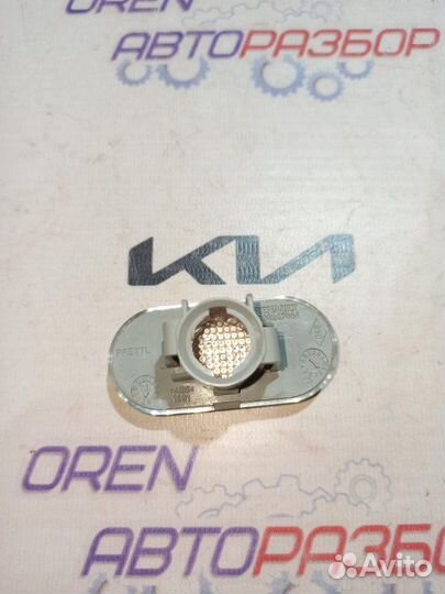 Повторитель поворота в крыло Renault Duster 1.6