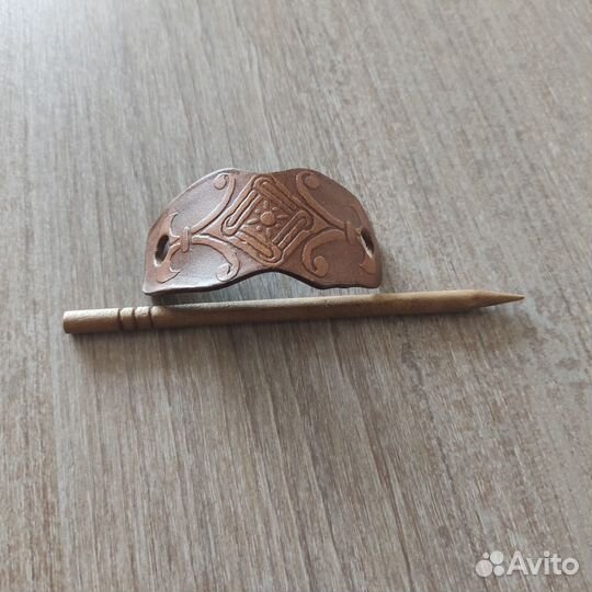 Заколка для волос из натуральной кожи и дерева нов