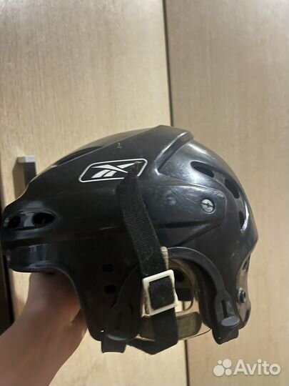 Хоккейный шлем