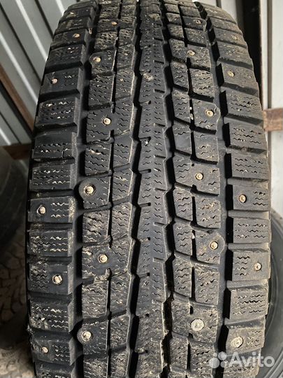 Dunlop SP Winter Ice 01 215/65 R16 102T