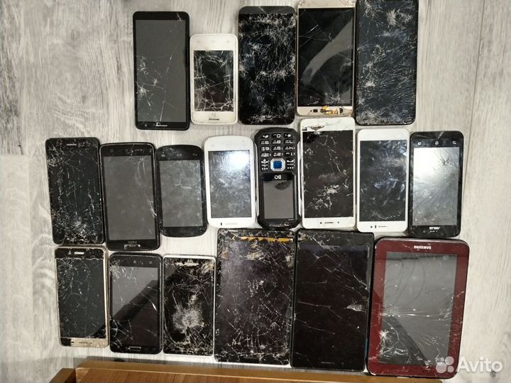 Телефоны на запчасти или под восстановление