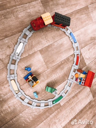 Lego duplo красный поезд