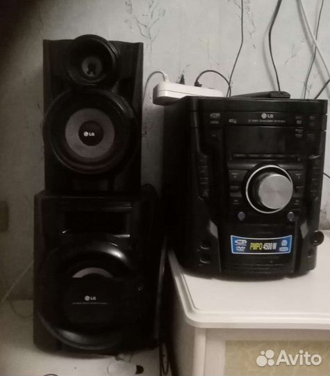 Музыкальный центр