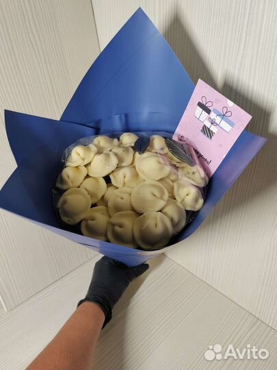 Букет из шоколадных пельменей