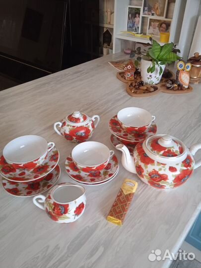 Чайный сервиз, чашки чайные, чайник заварочный