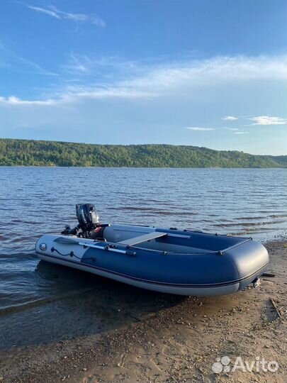 Лодка с мотором