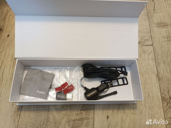 Авто-видеорегистратор Fujida Zoom Blik