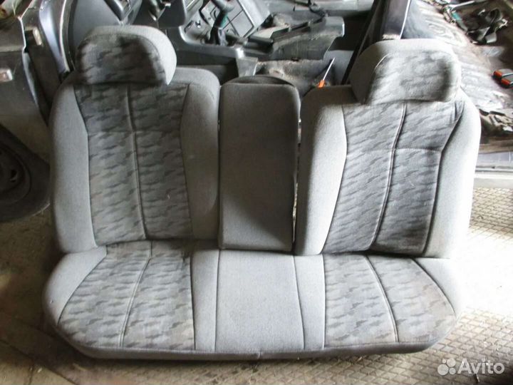 Продам задние сиденья ваз 2110