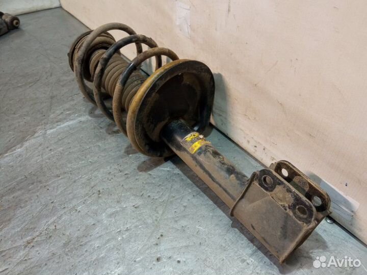 Стойка подвески передняя левая Citroen C4 хетчбек