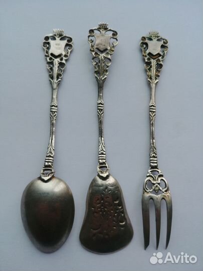 Набор серебряных столовых приборов Swiss