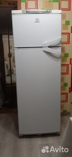 Продаётся холодильник indesit