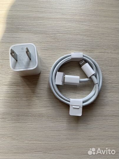 Оригинальная зарядка на iPhone Америка