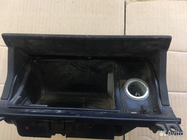 Пепельница Mercedes W210 (5711)