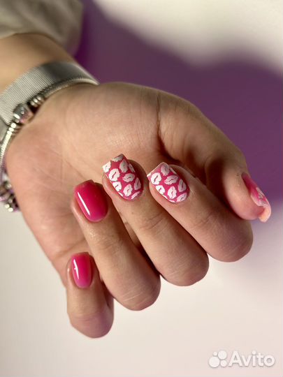 Модель на маникюр