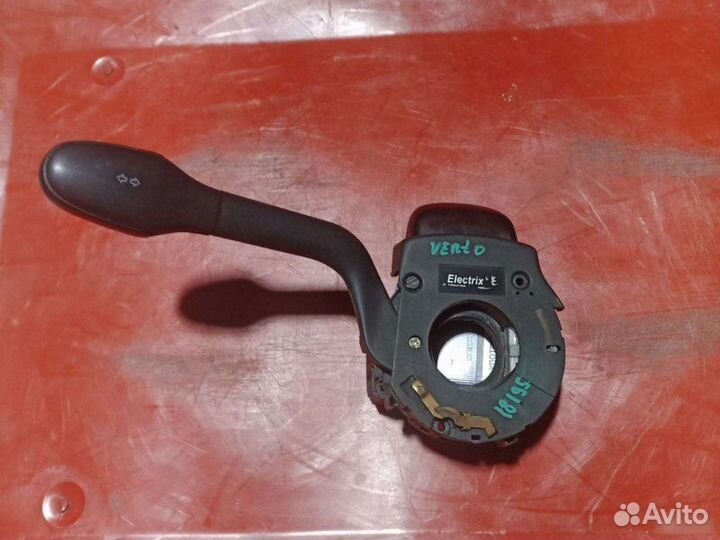 Переключатель поворотов Volkswagen Vento седан