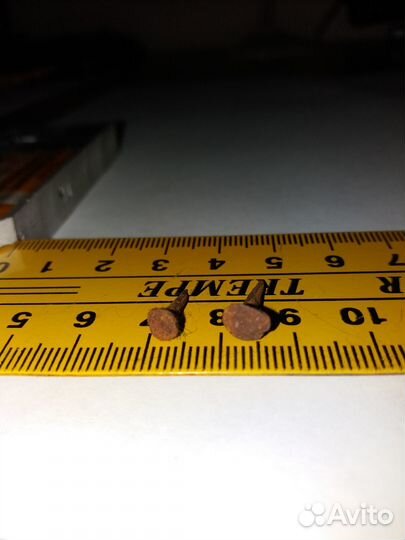 Антикварные кованые гвозди