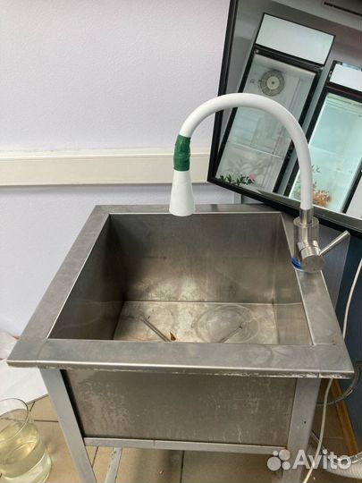 Мойка глубокая из нержавейки со смесителем