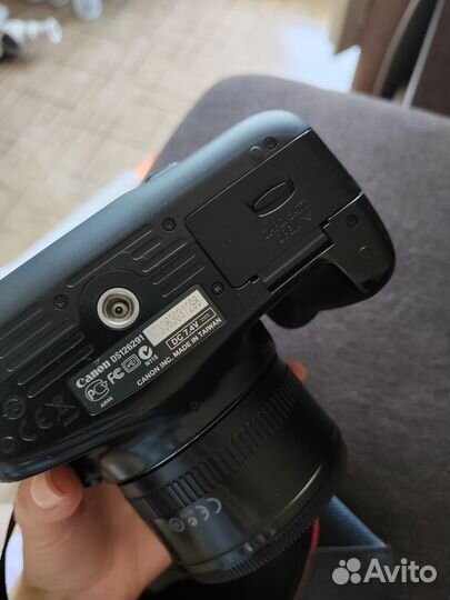 Фотоаппарат canon 1100D