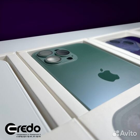 Стеклянный чехол на iPhone с MagSafe