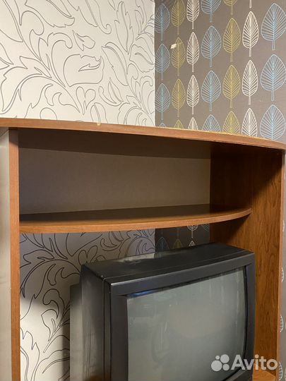 Тумба под телевизор и стол