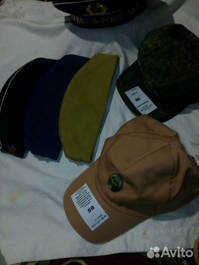 Продаю военные головные уборы