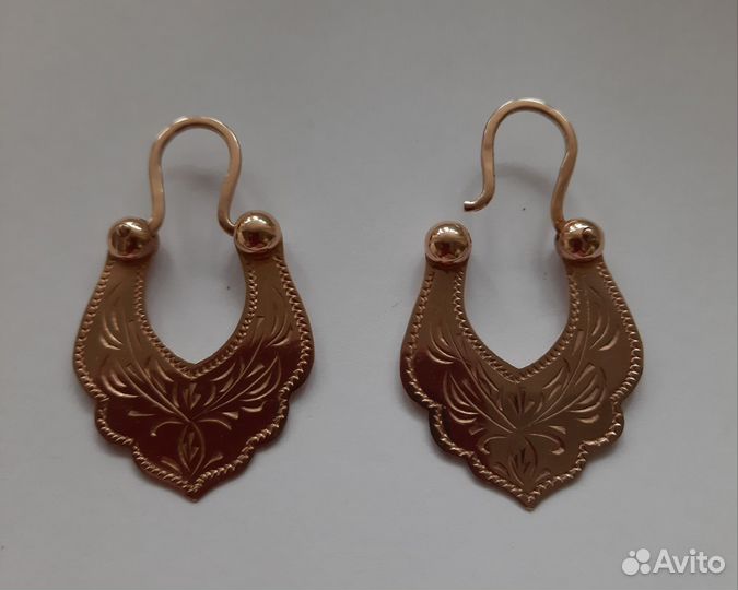Золотые серьги