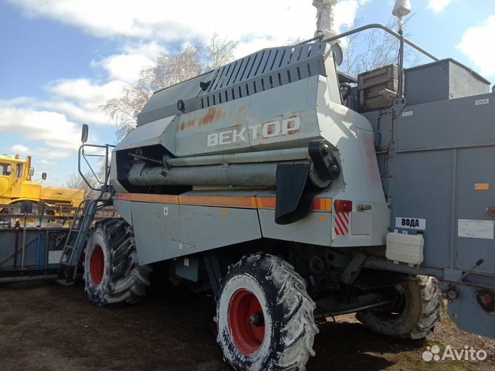 Комбайн Ростсельмаш Vector, 2005