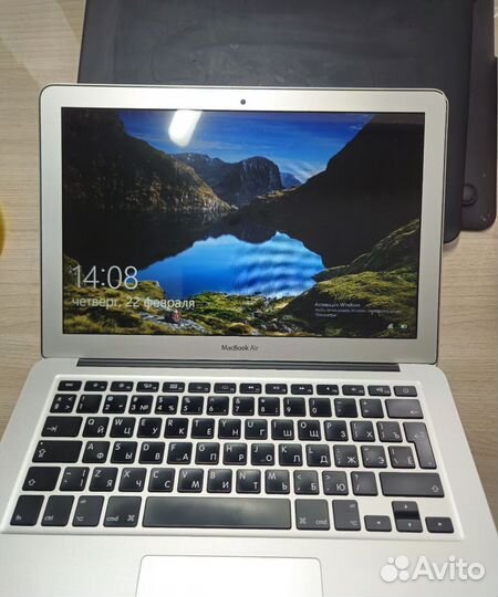 Apple MacBook Air (13-inch, Early 2014)