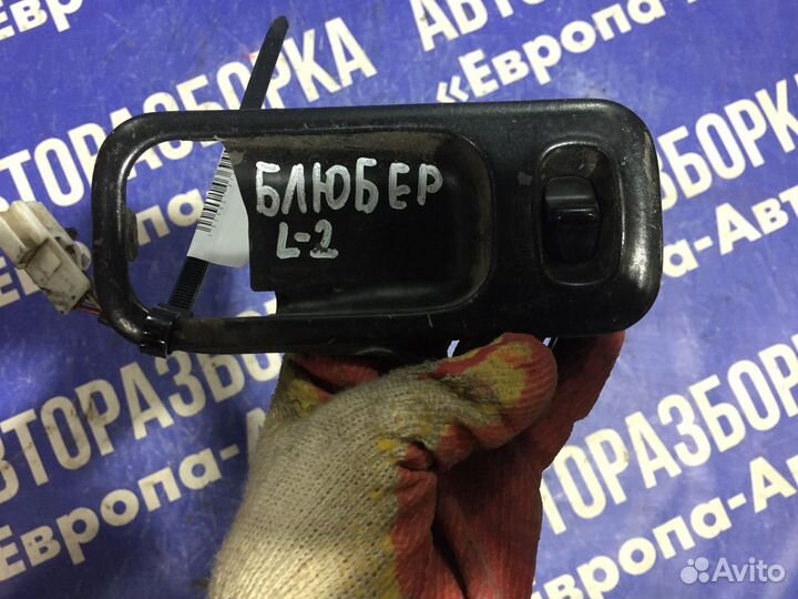 Кнопка стеклоподъемника Nissan Bluebird (U13)