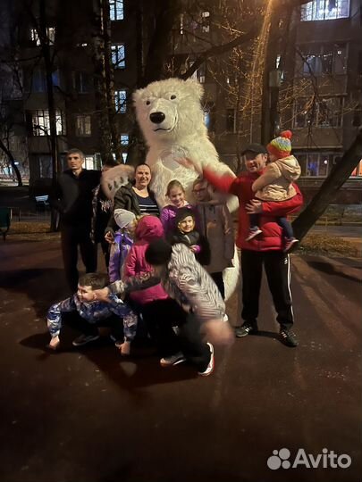 Белый мишка на праздник