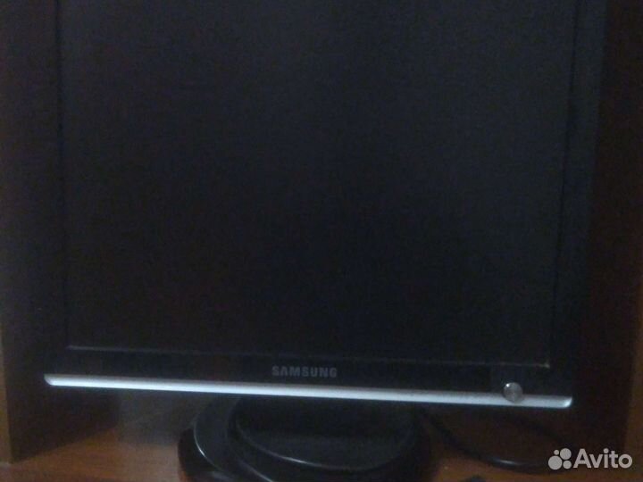 Монитор Samsung