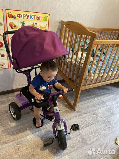 Детский трехколесный велосипед с ручкой