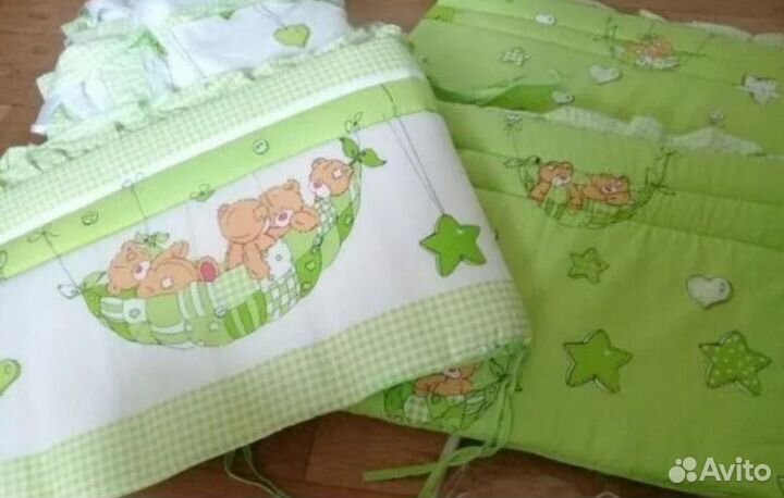 Комплект в кроватку (бортики, постельное бельё)