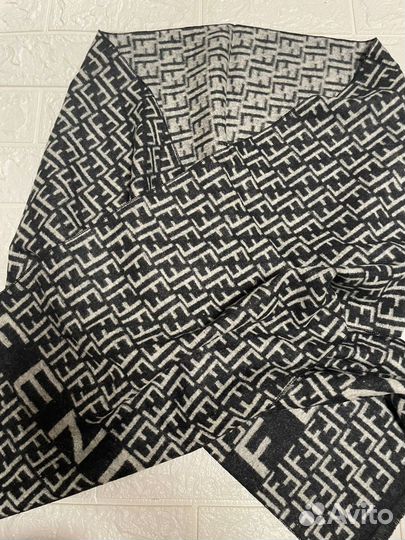 Шарф мужской fendi