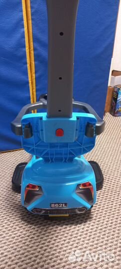 Детская машинка каталка с ручкой