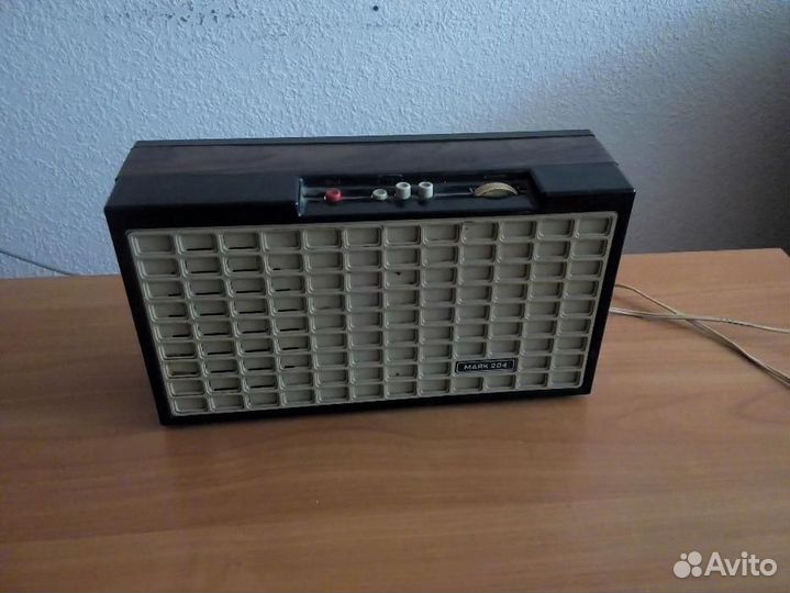 Радиоприёмник Маяк 204, трёхпрограммник из СССР